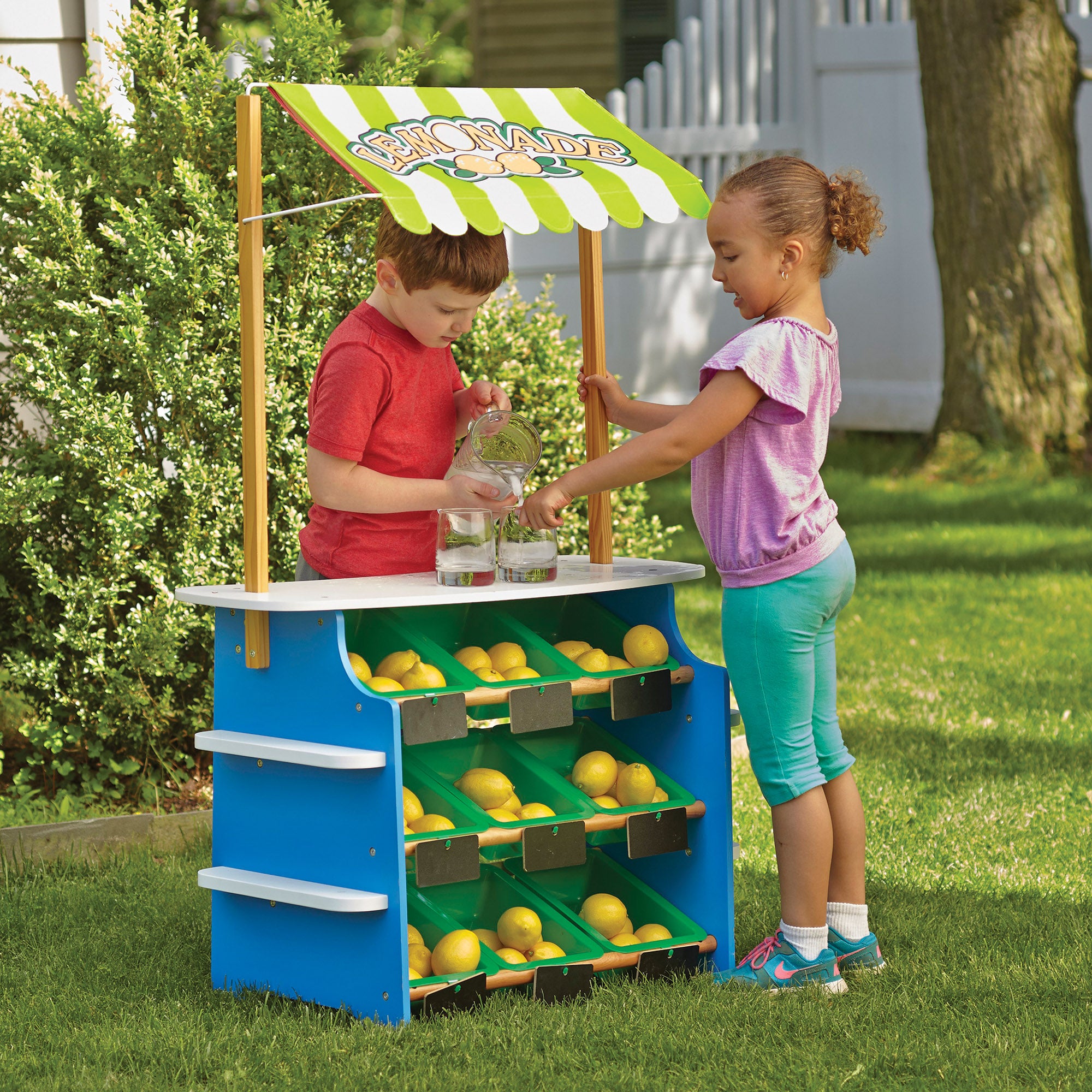Melissa & Doug Wooden Grocery Store / Lemonade Stand - Image 10