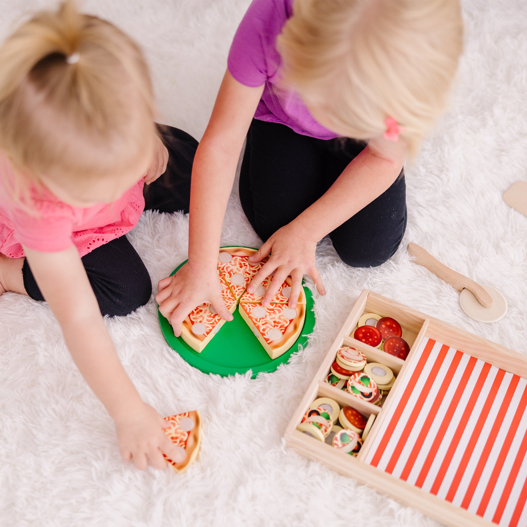 Melissa & Doug Wooden Pizza Party Play Set - Image 10