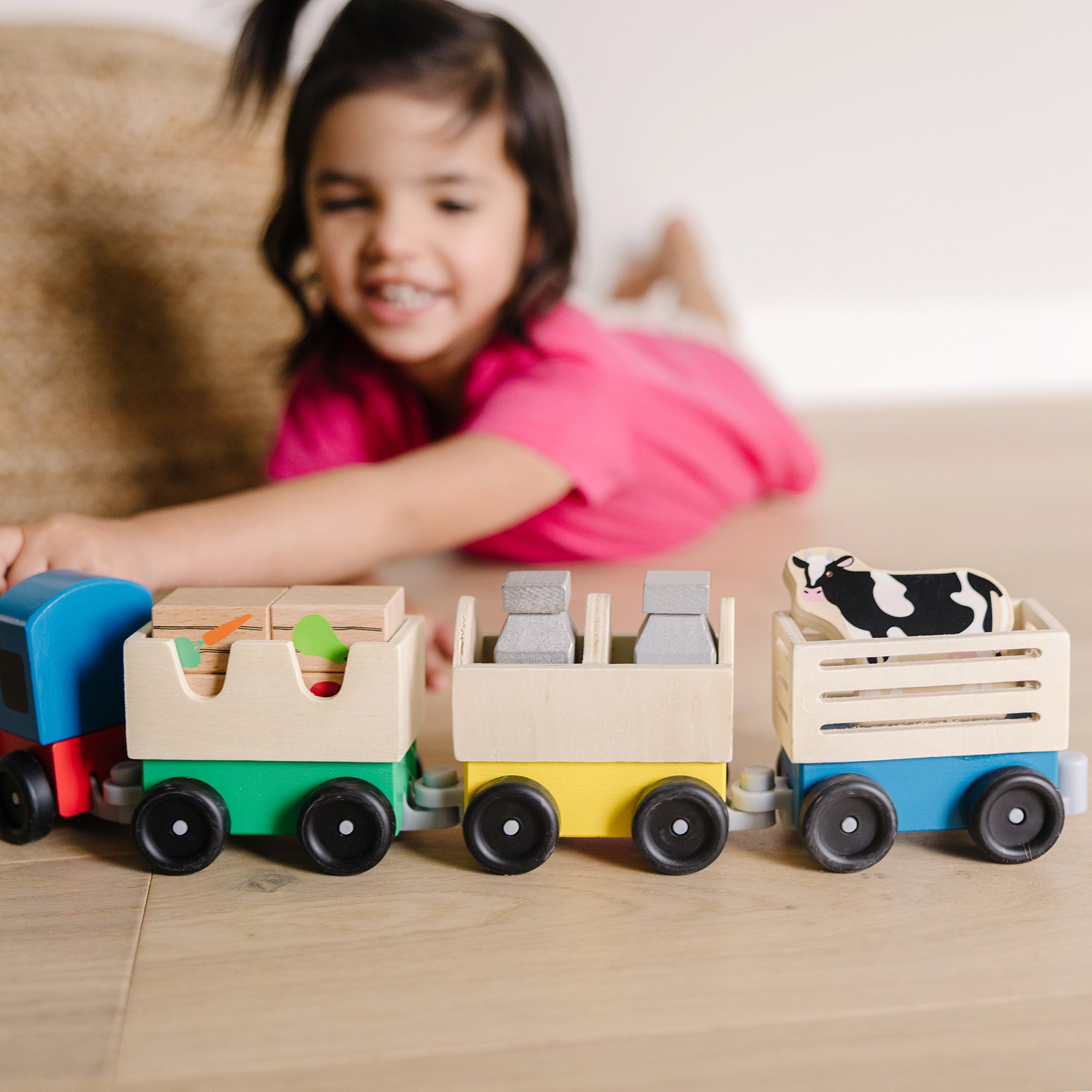 Melissa & Doug Wooden Farm Train - Image 4