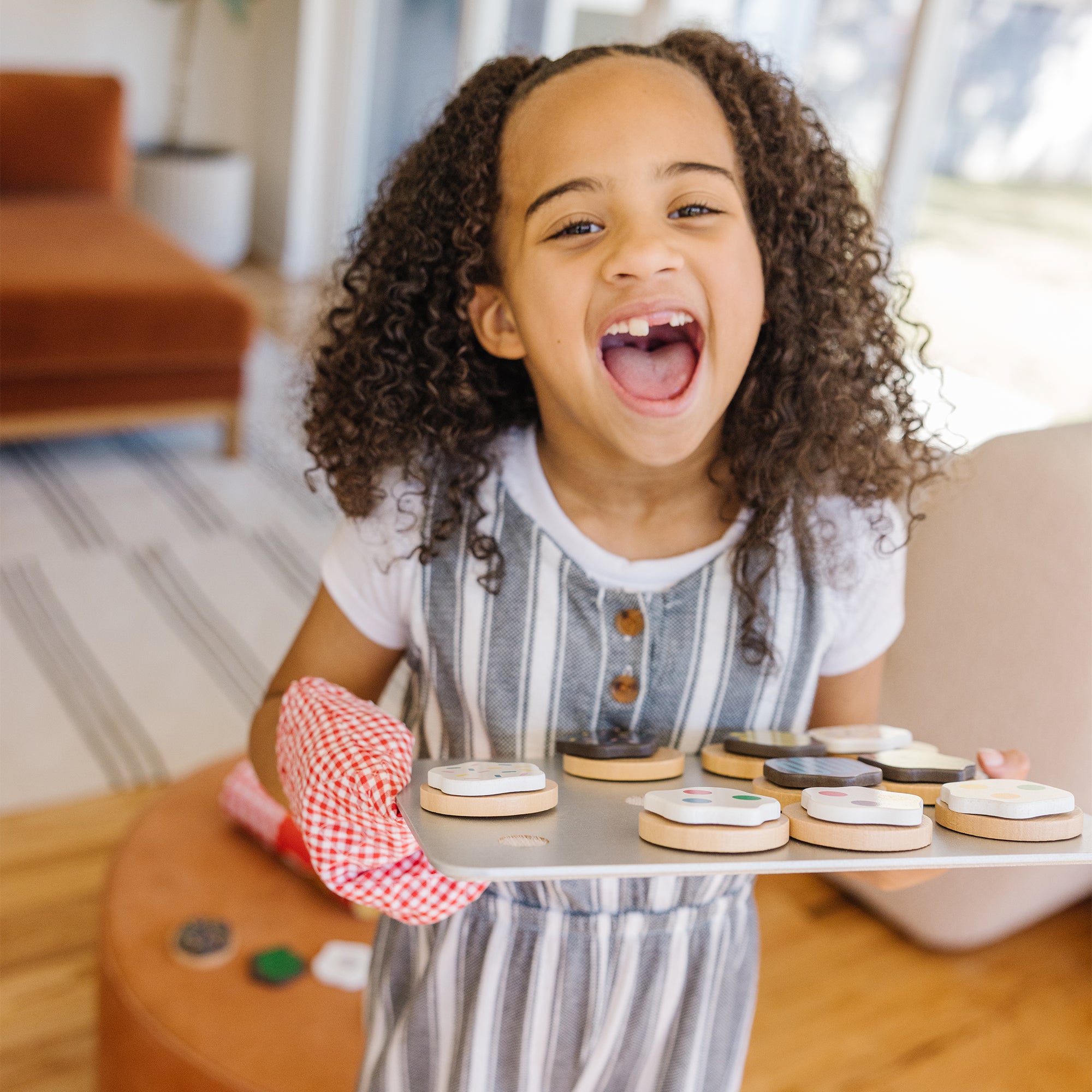 Melissa & Doug Slice & Bake Cookie Set - Wooden Play Food - Image 10