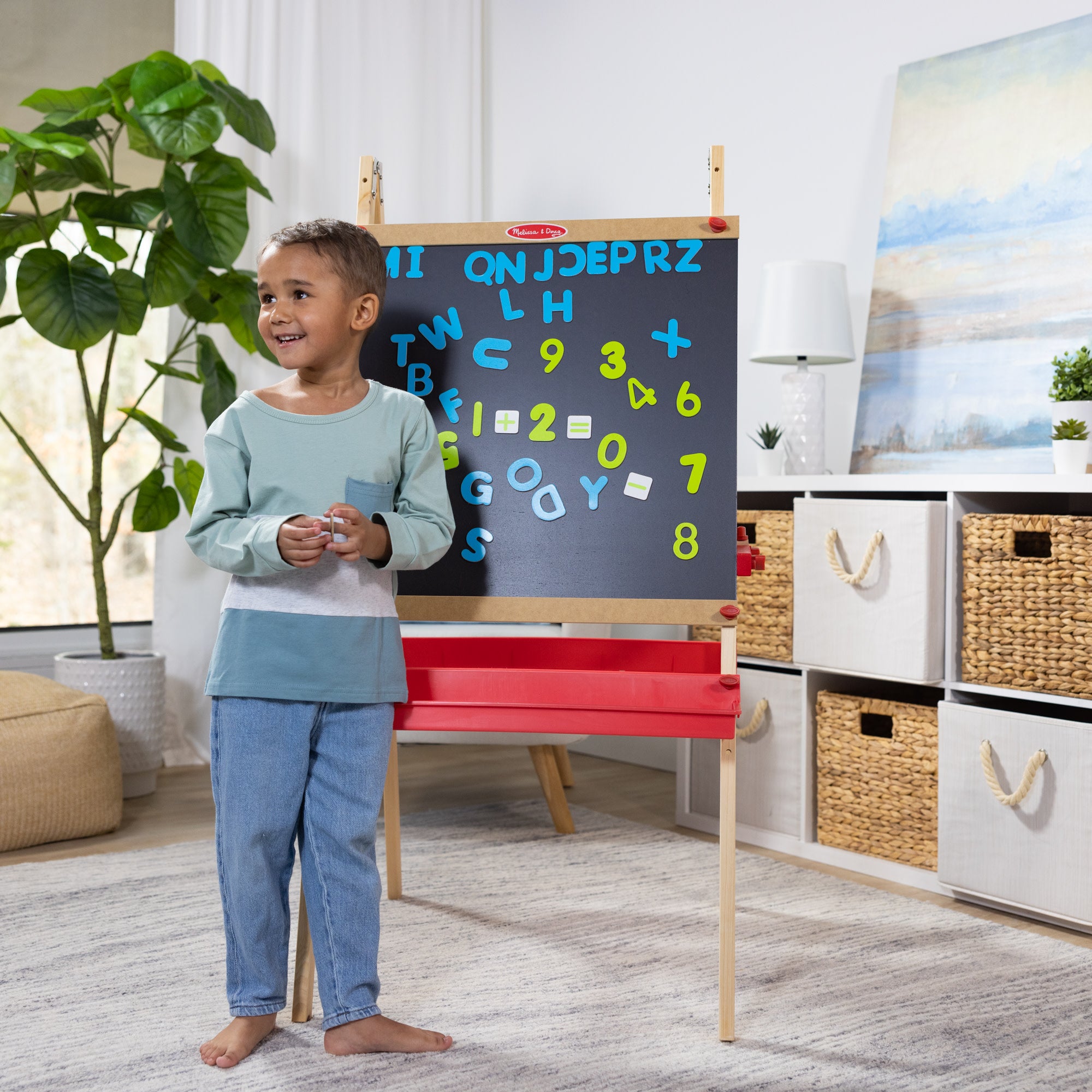 Melissa & Doug Deluxe Magnetic Standing Art Easel - Image 4