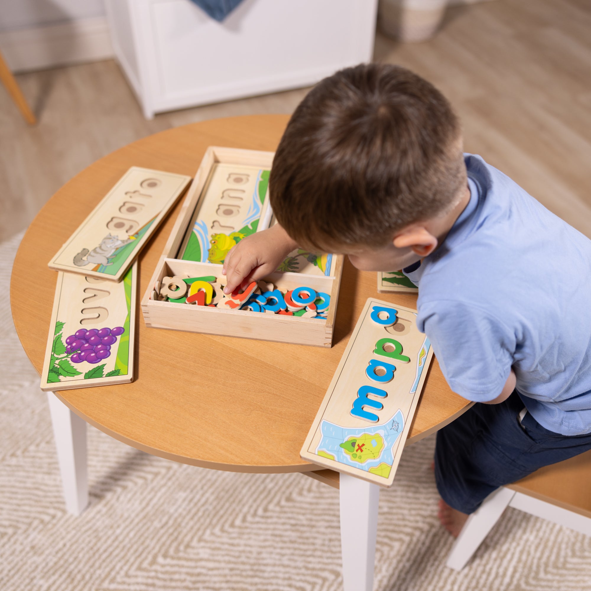 Melissa & Doug Spanish See & Spell Learning Toy - Image 8